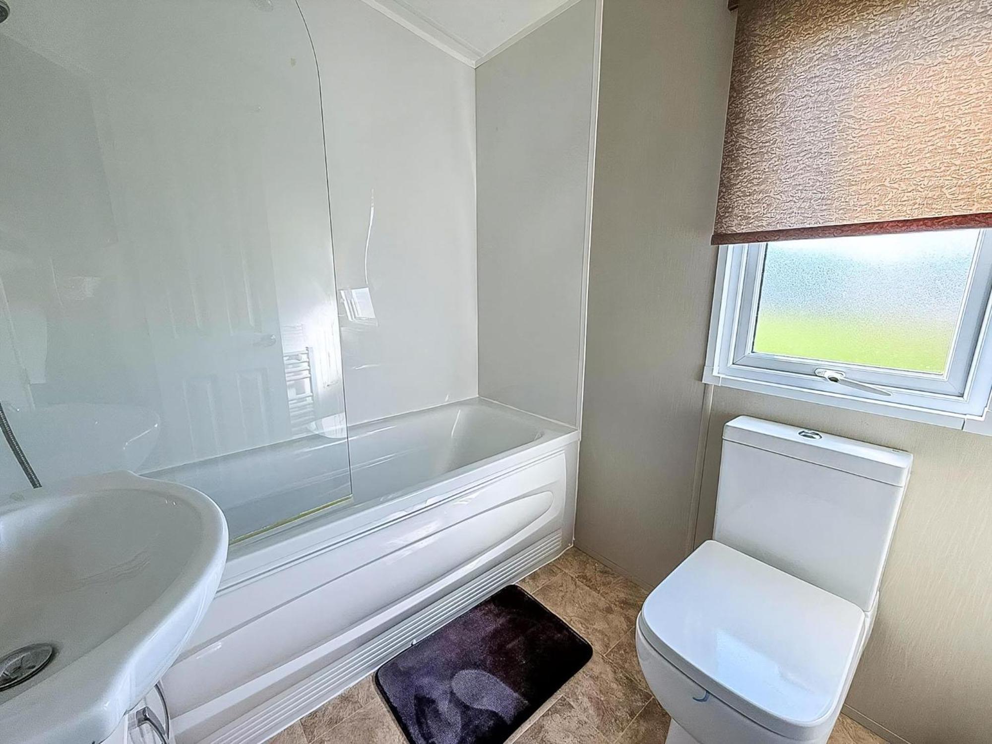 Beautiful Caravan With Decking Wifi At St Osyth Beach Holiday Park Ref 28077Dw Clacton-on-Sea Kültér fotó