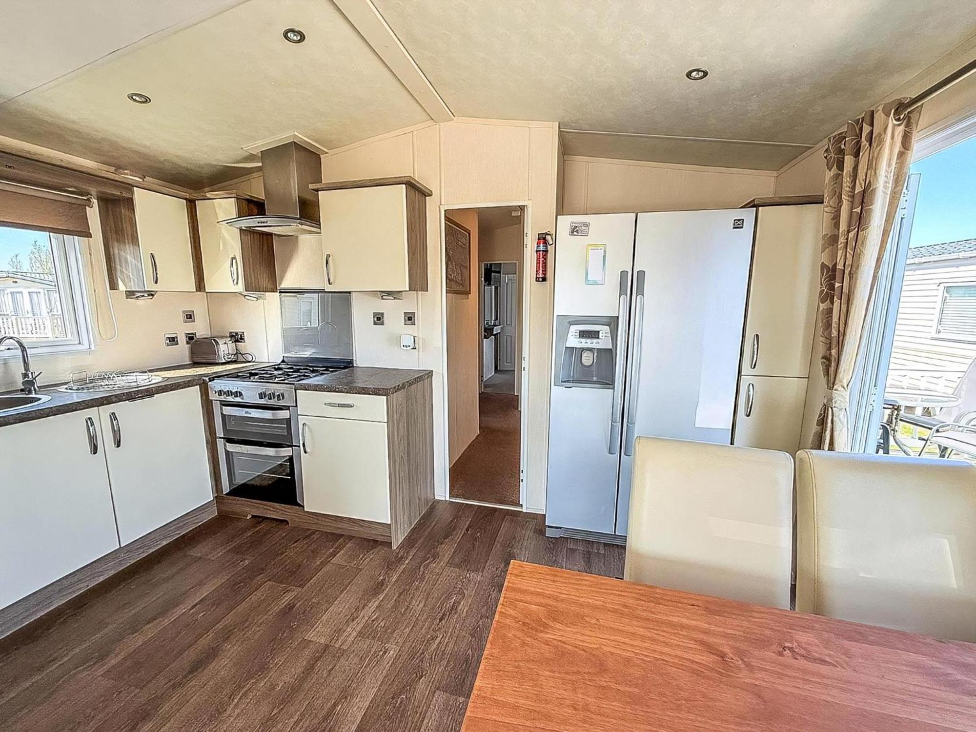 Beautiful Caravan With Decking Wifi At St Osyth Beach Holiday Park Ref 28077Dw Clacton-on-Sea Kültér fotó